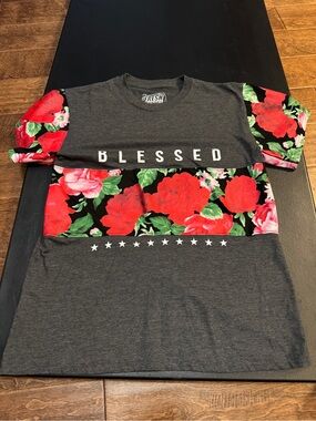Fresh Laundry Blessed Floral Panel Tee - Charcoal with Red Roses